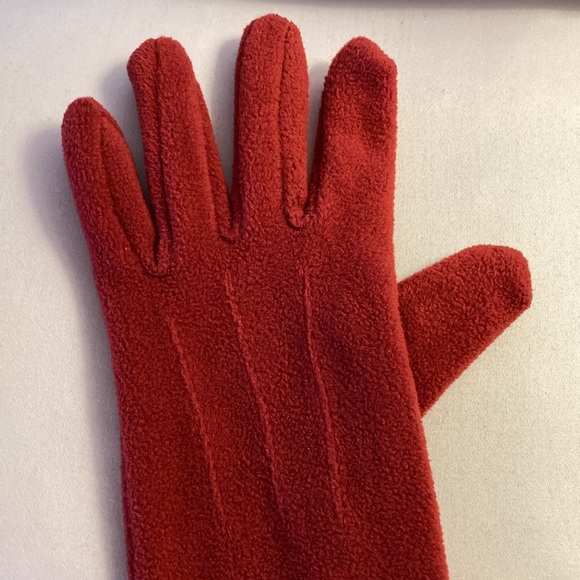 Ladies Wine Coloured Gloves With Black Stretchy Trim - Picture 2 of 8